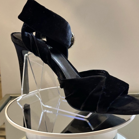 VINCE CAMUTO | Anyria Velvet Party Heels - Picture 6 of 13